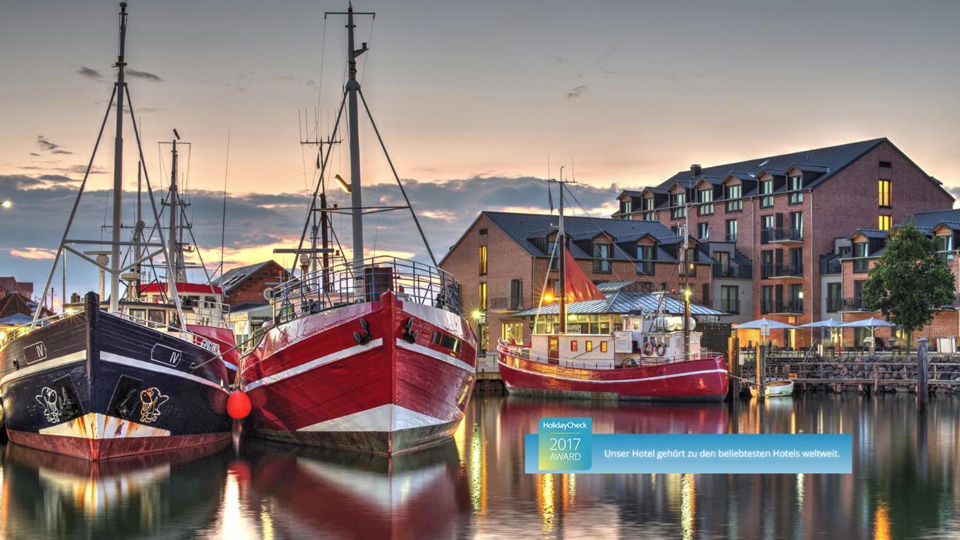 Hafenhotel Meereszeiten Heiligenhafen Bagian luar foto