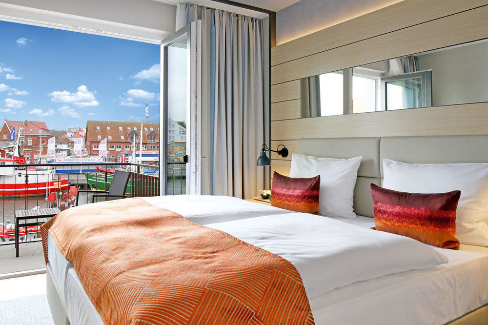 Hafenhotel Meereszeiten Heiligenhafen Bagian luar foto
