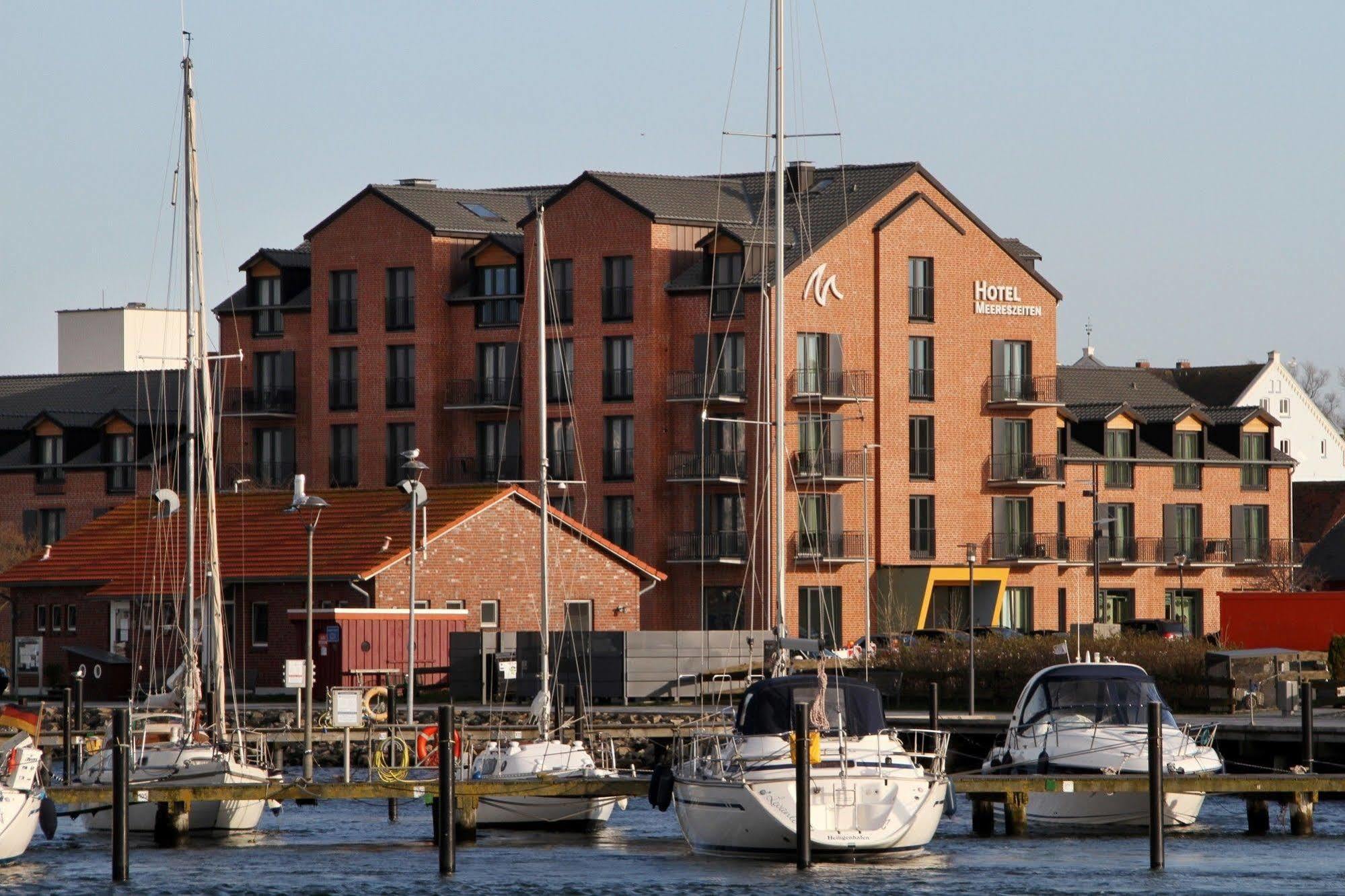 Hafenhotel Meereszeiten Heiligenhafen Bagian luar foto