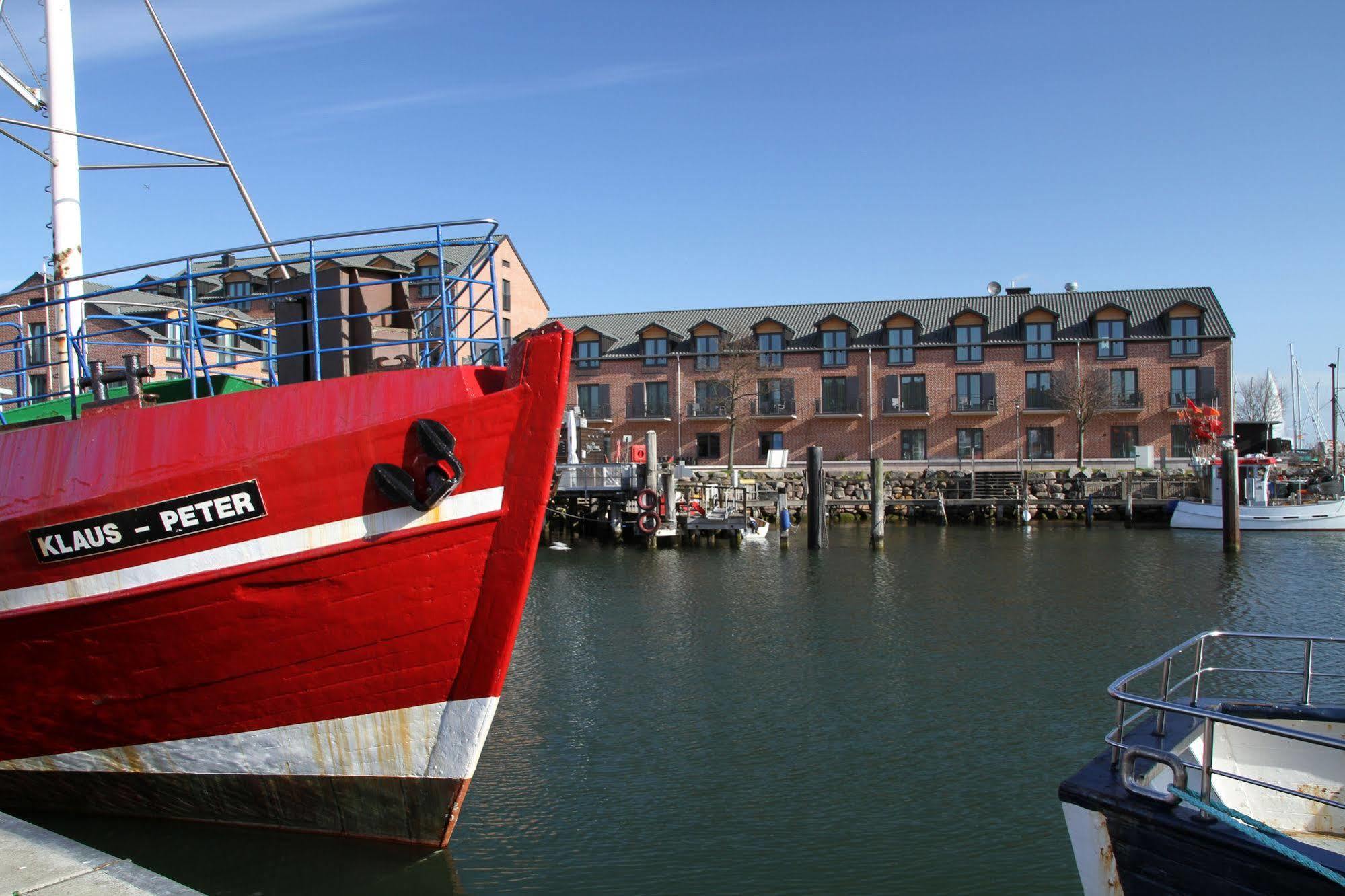 Hafenhotel Meereszeiten Heiligenhafen Bagian luar foto