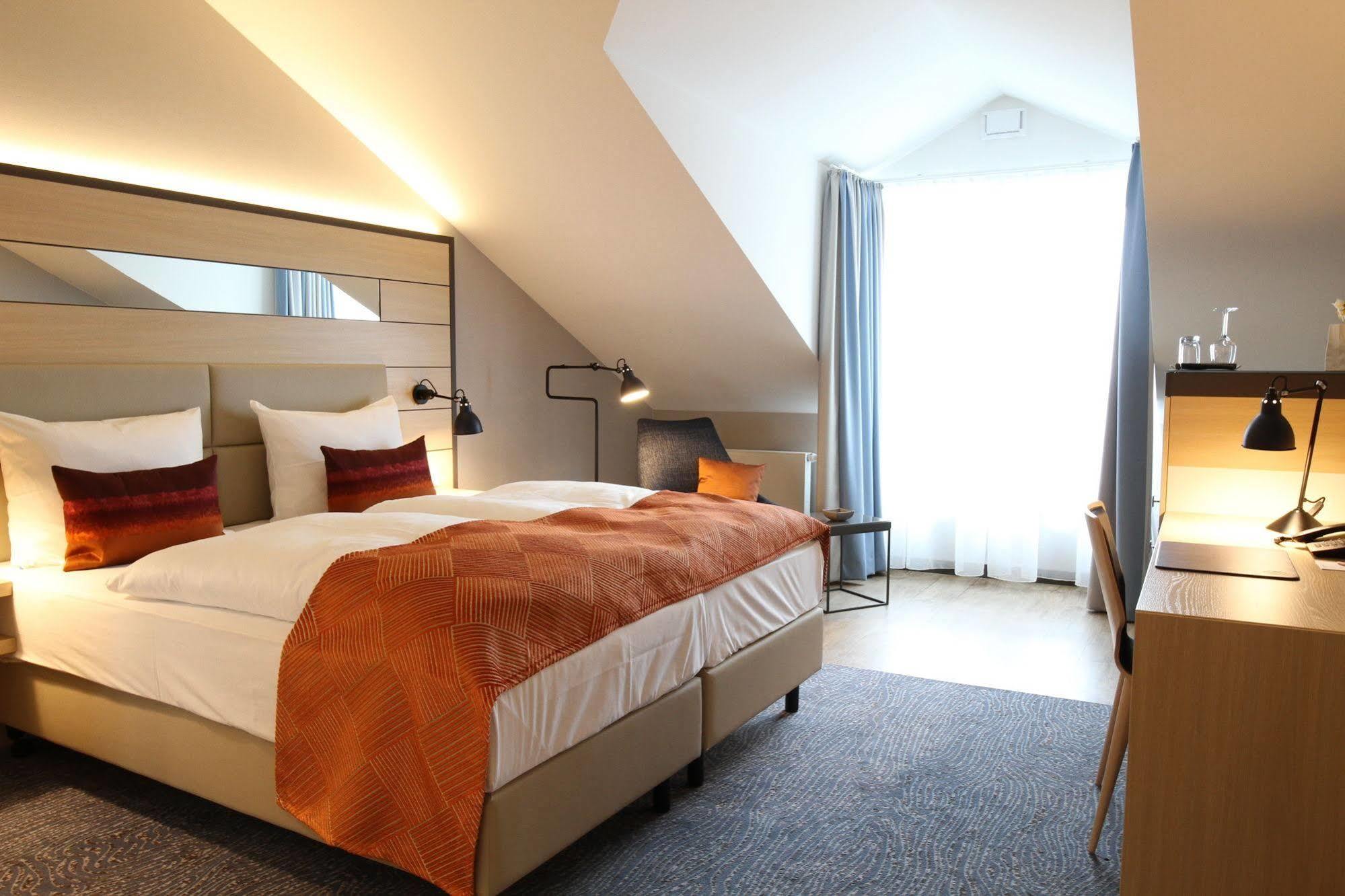 Hafenhotel Meereszeiten Heiligenhafen Bagian luar foto